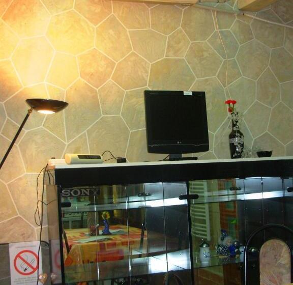 اتاق اکونومی, Hostel 021