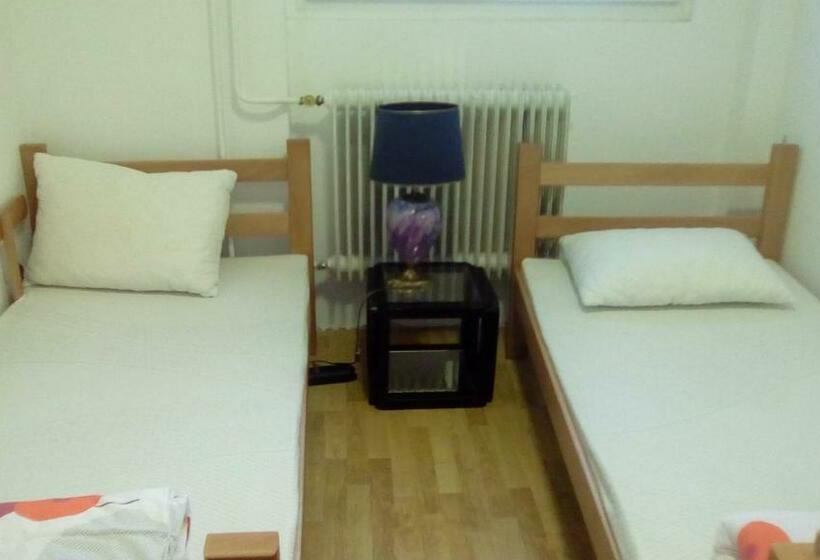 اتاق استاندارد چهار تخته, Hostel Jellostone