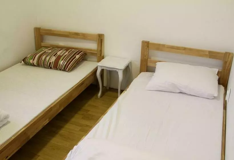 اتاق استاندارد, Hostel Jellostone