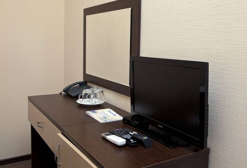 Номер Стандарт Трехместный, Barkhatnye Sezony Ekaterininsky Kvartal