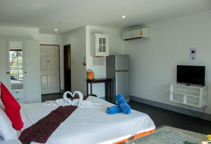 Номер Deluxe Вид на Море, Deng S Kamala Beach Guesthouse