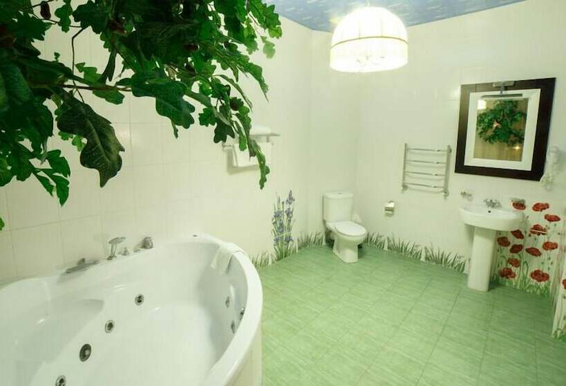 سوییت جونیور, Milan