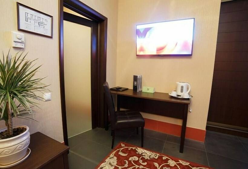 اتاق کلاس بیزنس, Milan