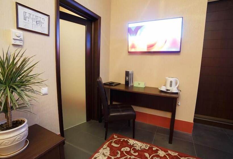 اتاق کلاس بیزنس, Milan