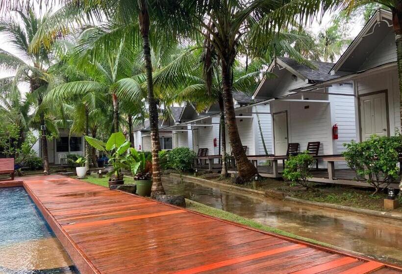 Номер Deluxe Вид на Бассейн, Isle Beach Resort Krabi Sha