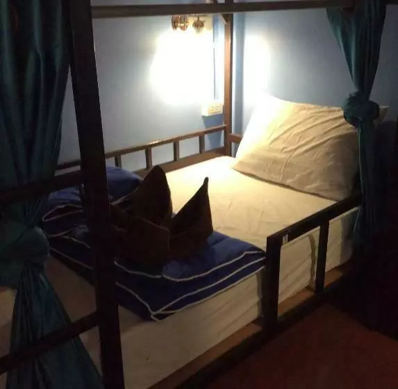 تختخواب در اتاق مشترک, Moovinn Garden Guesthouse