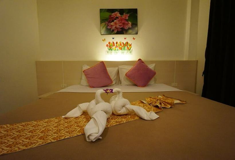 디럭스 룸, Phuthara Hostel