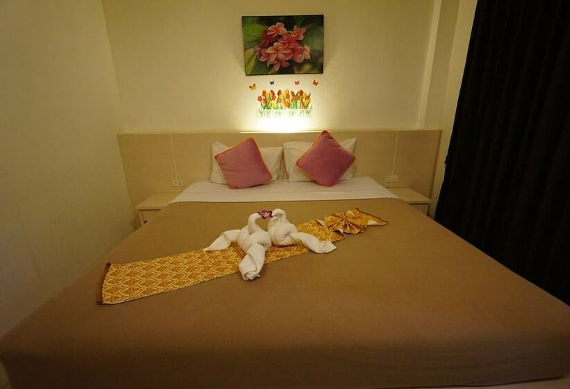 디럭스 룸, Phuthara Hostel