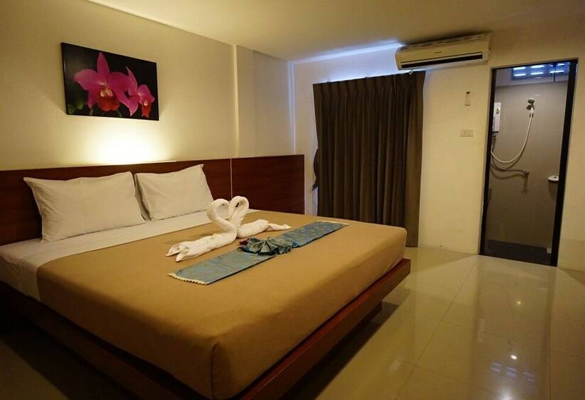 디럭스 룸, Phuthara Hostel