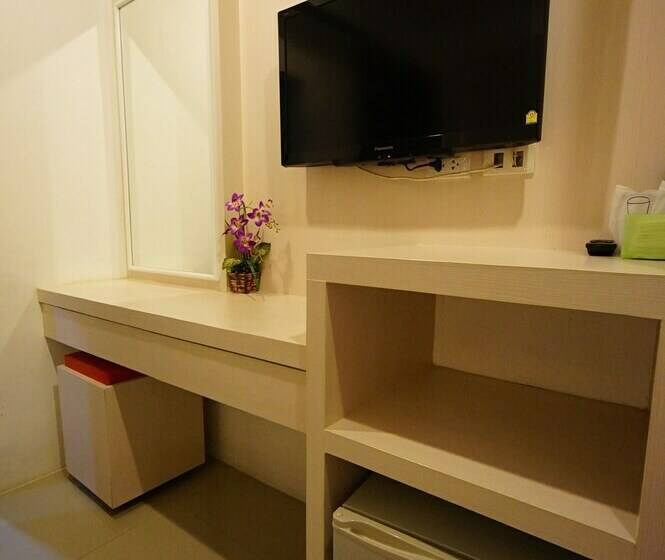 디럭스 룸, Phuthara Hostel