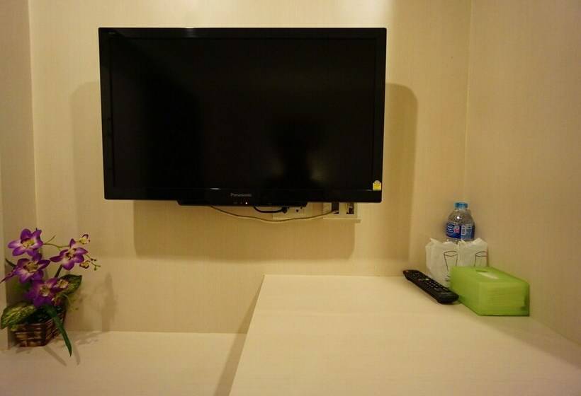 디럭스 룸, Phuthara Hostel