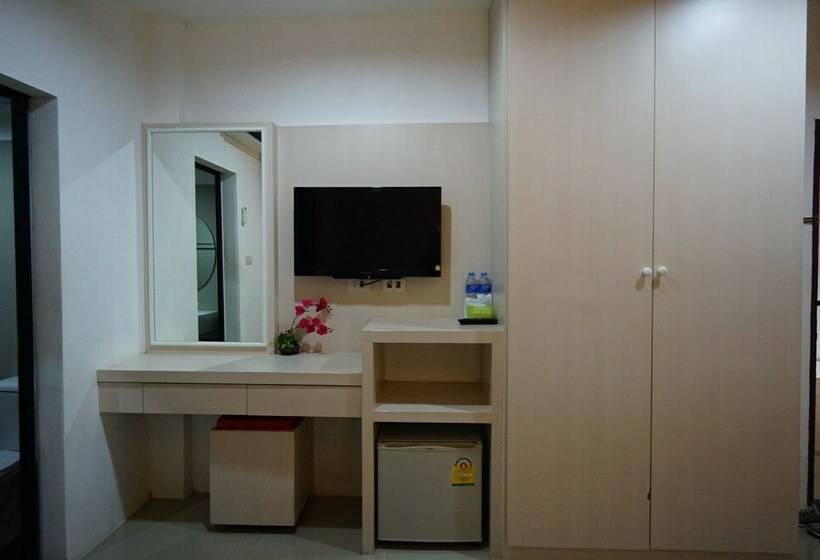 디럭스 룸, Phuthara Hostel