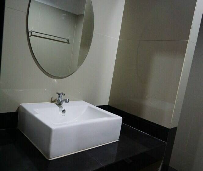 디럭스 룸, Phuthara Hostel