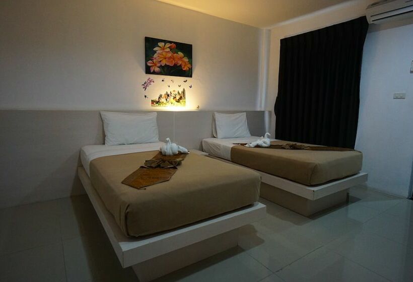 디럭스 룸, Phuthara Hostel