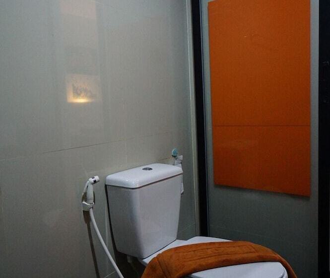 디럭스 룸, Phuthara Hostel