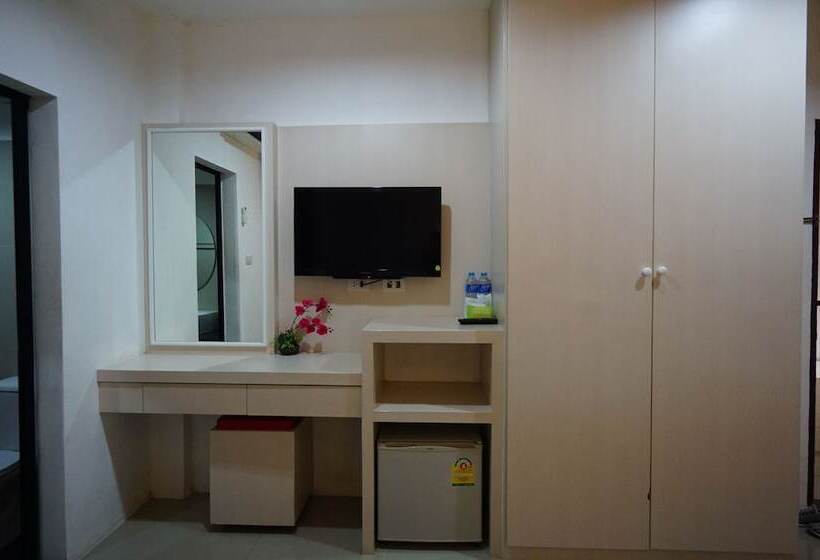 디럭스 룸, Phuthara Hostel