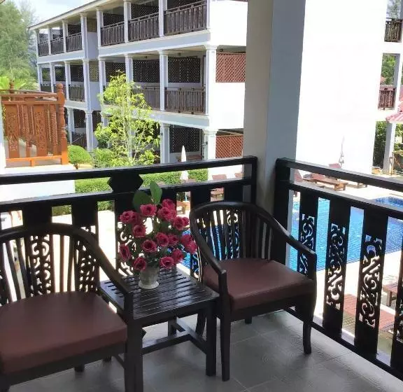 バルコニー付きスタンダードルーム, Pratum Resort