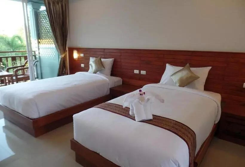 バルコニー付きデラックスルーム, Pratum Resort