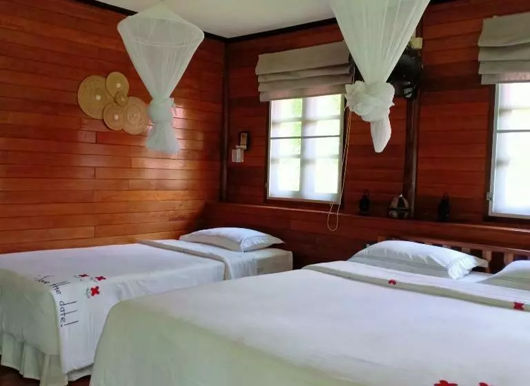 オーシャンビューのスタンダードバンガロー, Suntisook Resort