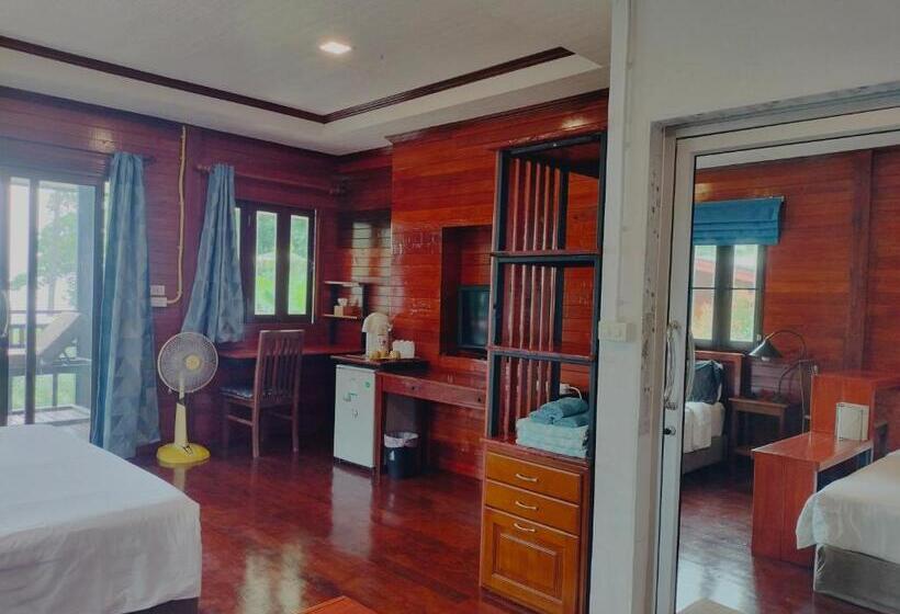 스탠다드 방갈로, Suntisook Resort