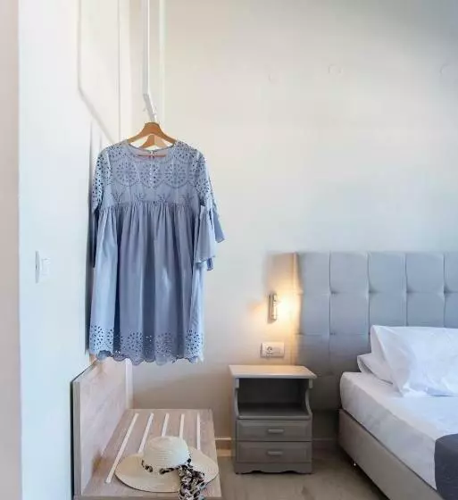 استودیو استاندارد با چشم‌انداز باغ, Ammos Apartments