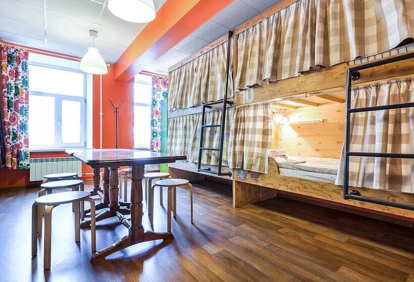 공동 객실, Friends On Vosstaniya Hostel