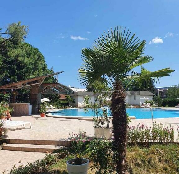 غرفة قياسية مزوَّدة بشُرفة, Balaton