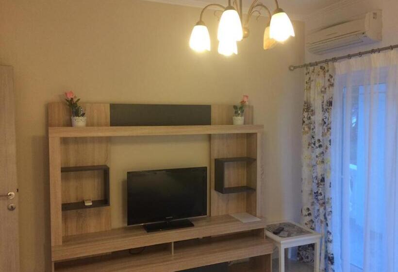 סוויטת 2 חדרי שינה, Diaporos