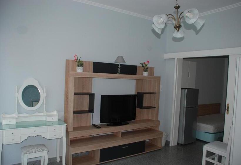 חדר סופריור לשלושה עם נוף לים, Diaporos