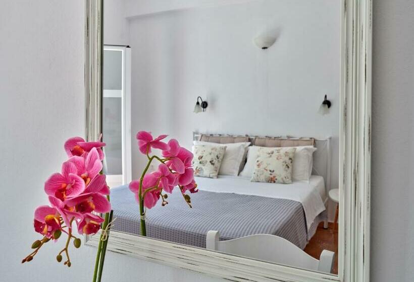 חדר אקונומי, Galini