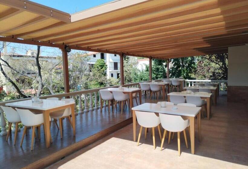 סטודיו סטנדרט עם מרפסת, Garden