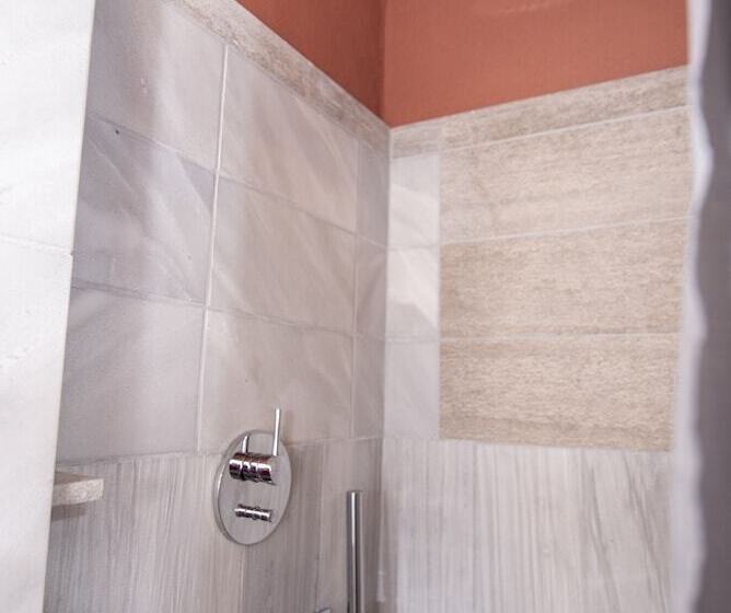 Полулюкс, Goulas Traditional Guesthouse