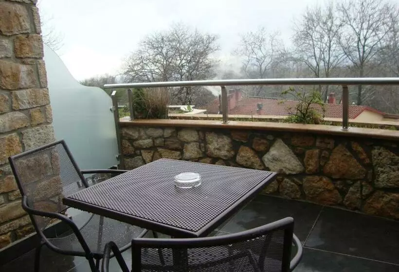 スーペリアールーム, Nymfes