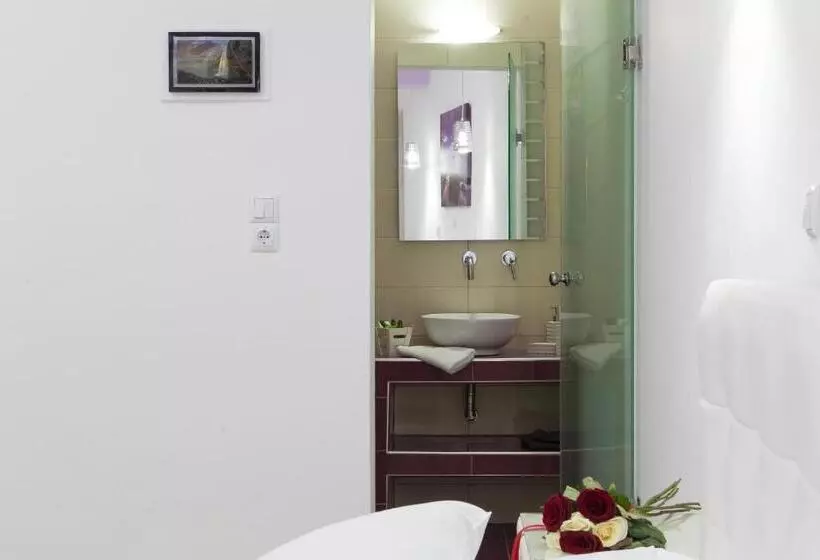 Chambre Standard, Oasis