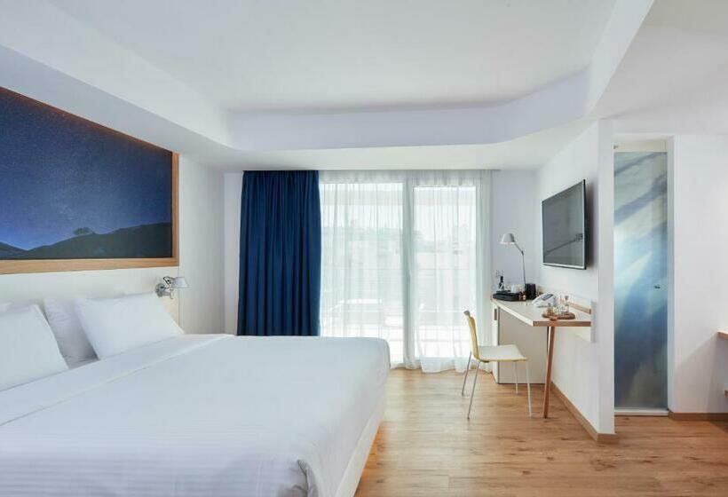 חדר קלאב, Olive Green