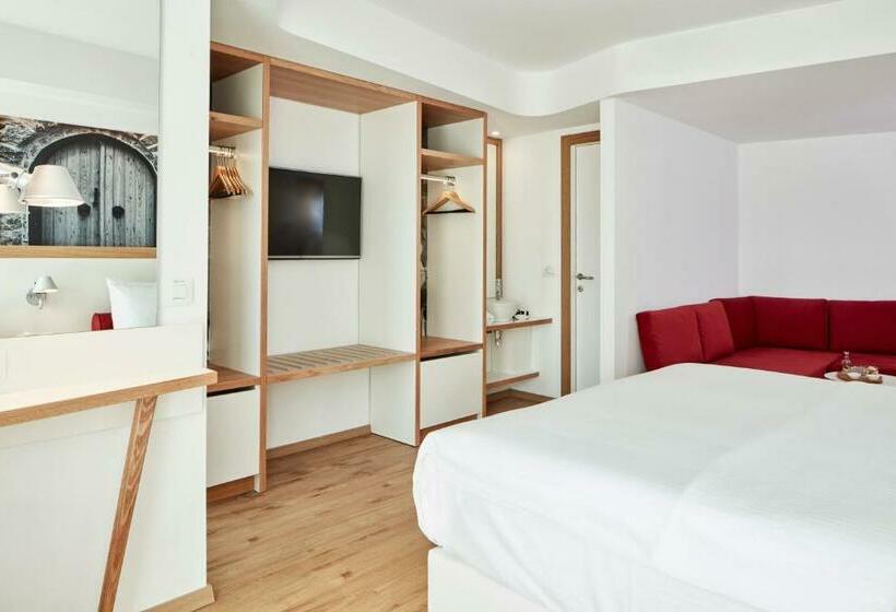 חדר קלאב, Olive Green