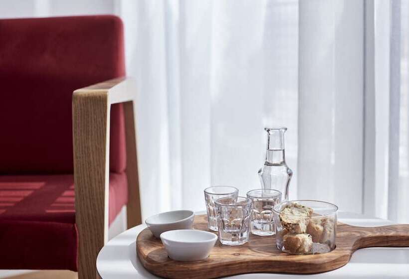 חדר אקזקיוטיב, Olive Green