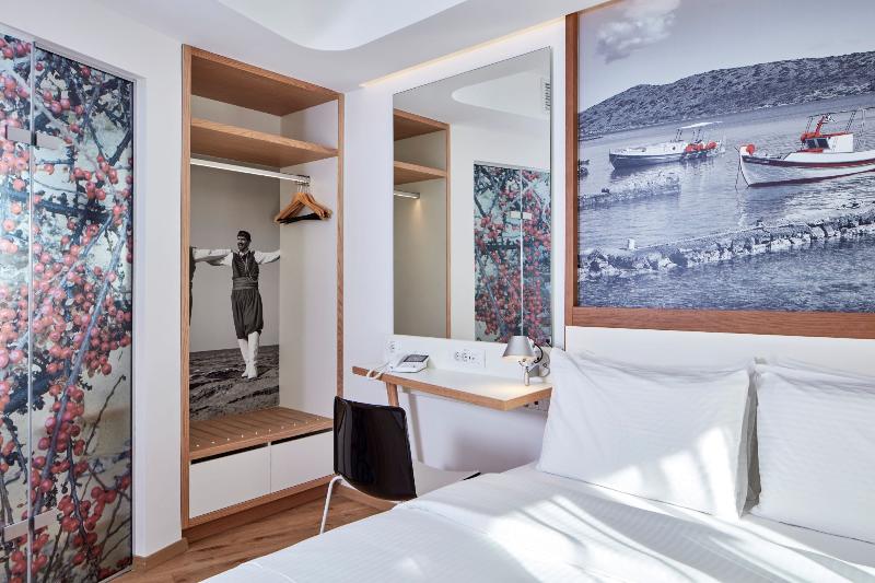 חדר משפחתי, Olive Green