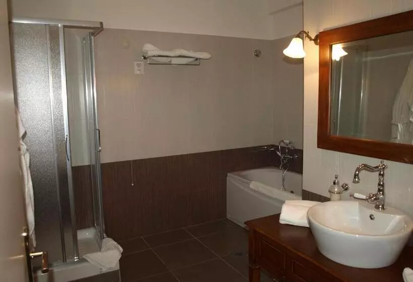 スイート, Porto Mani Suites