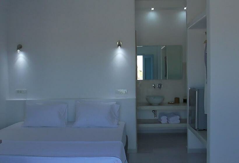 Standardzimmer mit Poolblick, Daylight