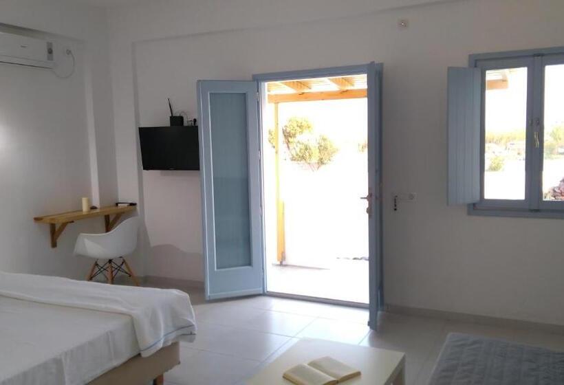 Standardzimmer mit Poolblick, Daylight