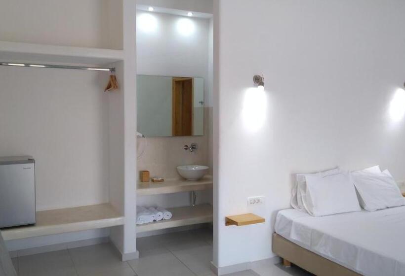 Standardzimmer mit Poolblick, Daylight