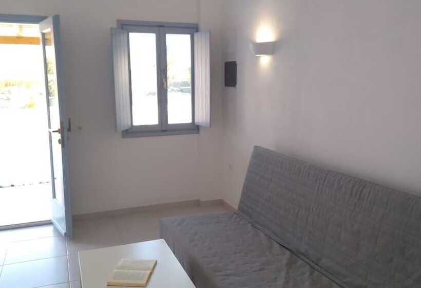 Standardzimmer mit Poolblick, Daylight