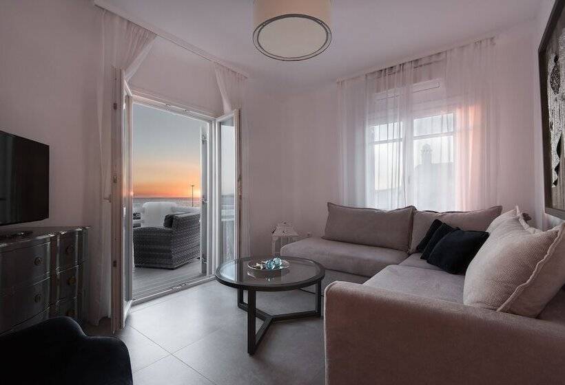 סוויטת 3 חדרי שינה, Riva Suites   Adults Only