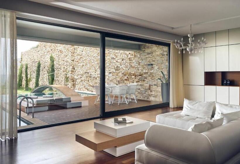 سوئیت رویال, Lesante Blu, a member of The Leading Hotels of the World