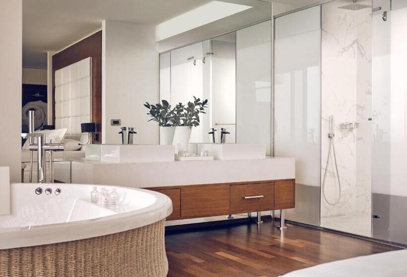 سوئیت رویال, Lesante Blu, a member of The Leading Hotels of the World