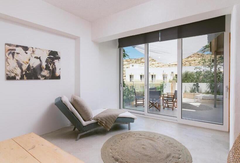 סוויטת סופריור, Die Zwei Brüder Art & Suites