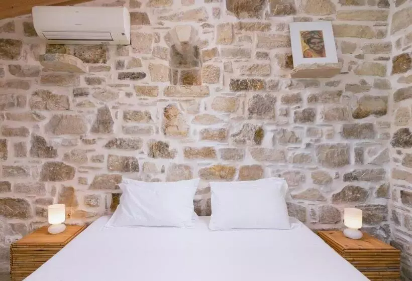 سوییت سوپریور, Die Zwei Brüder Art & Suites