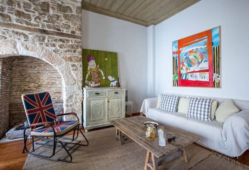 주니어 스위트, Amymone And Adiandi