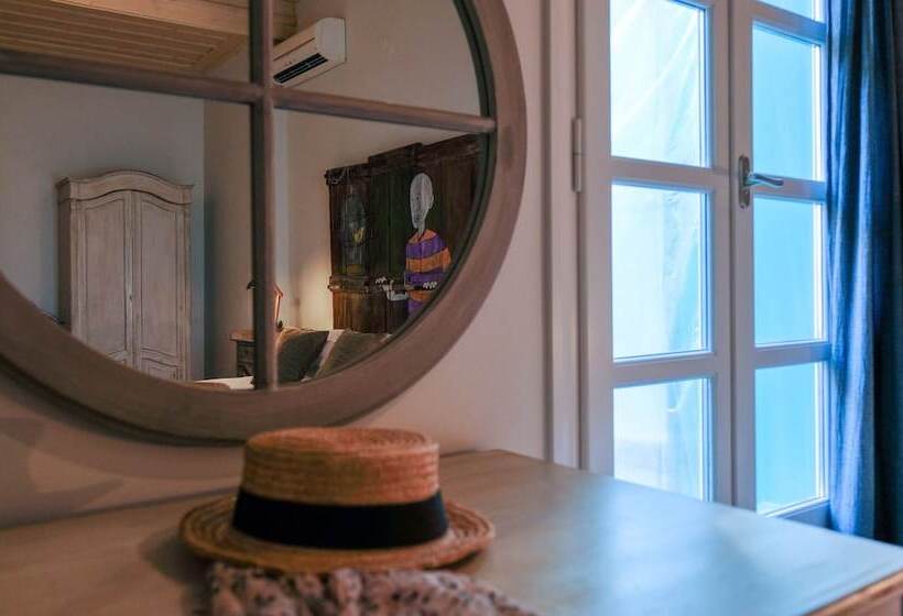 Номер Superior, Amymone And Adiandi